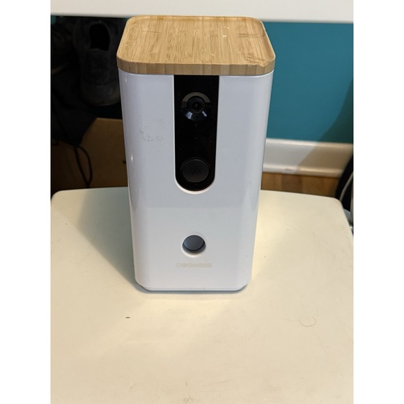 DOGNESS Wi-Fi Pet Camera with Treat Dispenser Good Condition No‎ Power Cord